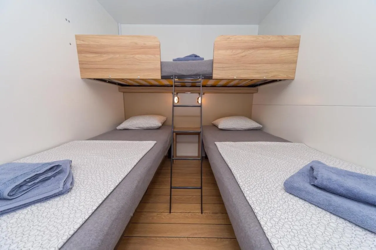 Mobile Home Diamond Biograd Na Moru 0*,